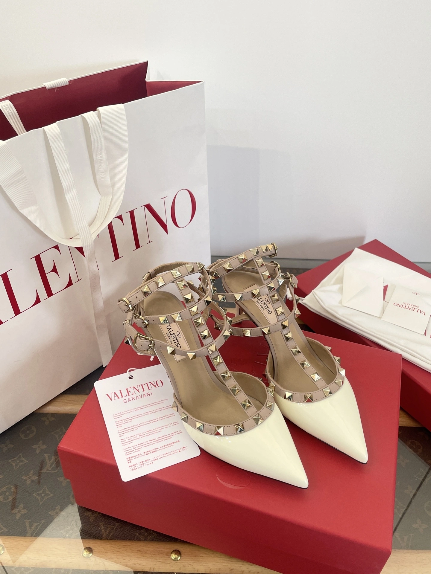 COCO-- V1859ti9o UW2S0375VNWL62 Heel height ： 6.5cm item:E-X230F1256